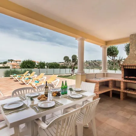Vila Oliveiras Amazing Location Walk To Marina Restaurants Albufeira