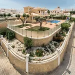 Oliveiras Amazing Location Walk To Marina Restaurants Βίλα Αλμπουφέιρα