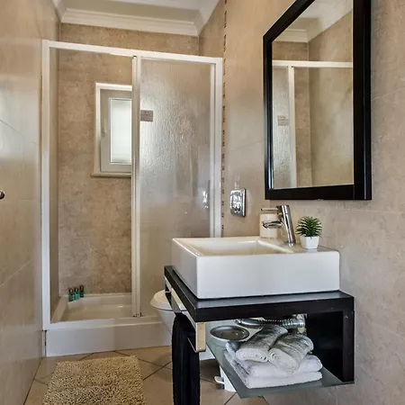 Villa Oliveiras Amazing Location Walk To Marina Restaurants Albufeira